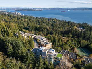 For Sale in West Vancouver with 3 Bedrooms and 4 Bathrooms