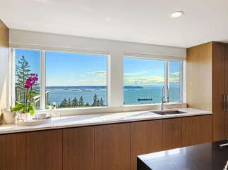 For Sale in West Vancouver with 3 Bedrooms and 4 Bathrooms