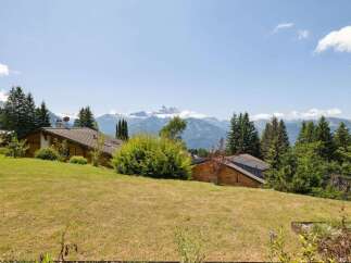 Escape to the mountains in this stunning property with breathtaking views.