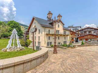 Discover the charm of this stunning property, ideally situated in a picturesque location.