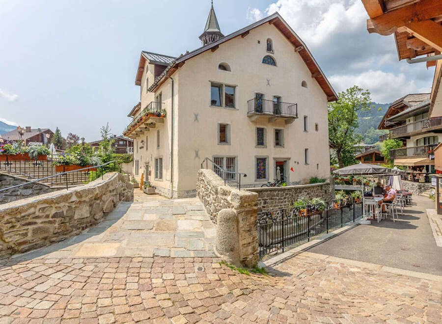 Discover the charm of this stunning property, ideally situated in a picturesque village.