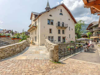 Discover the charm of this stunning property, ideally situated in a picturesque village.