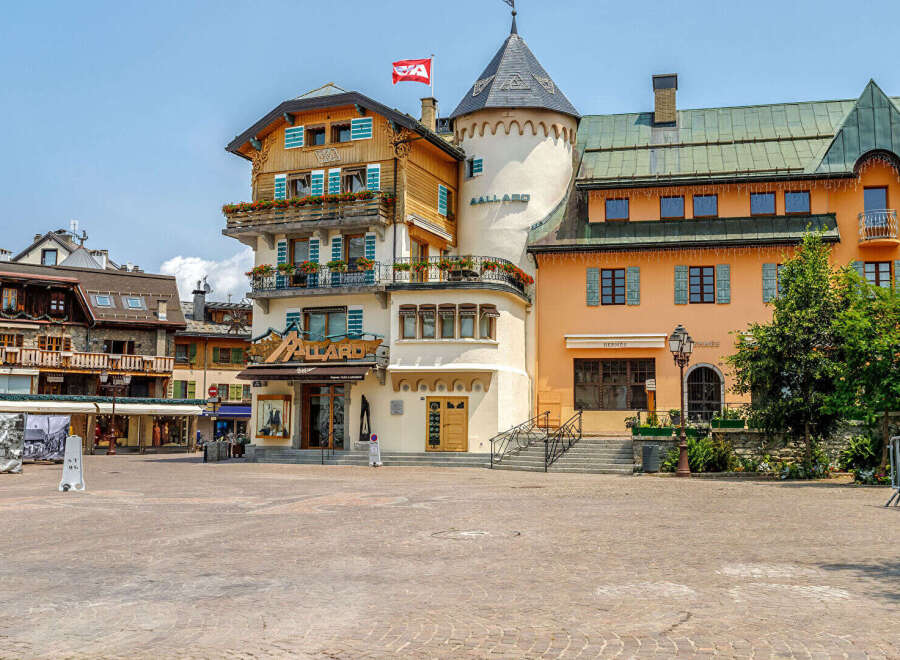 Discover the charm of this unique property, ideally situated in a picturesque European town.