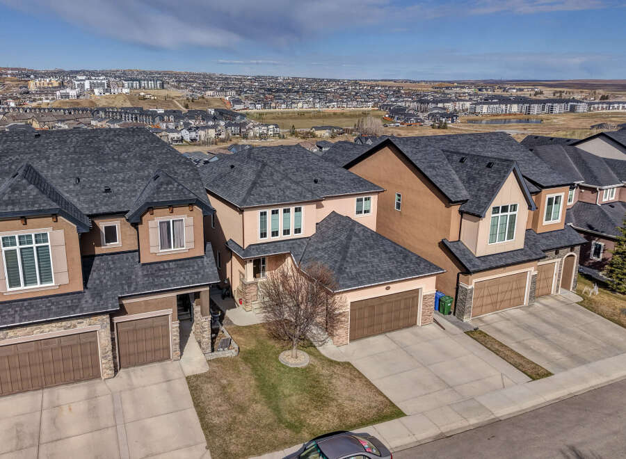 Discover modern living in this stunning property featuring a contemporary design and spacious layout.