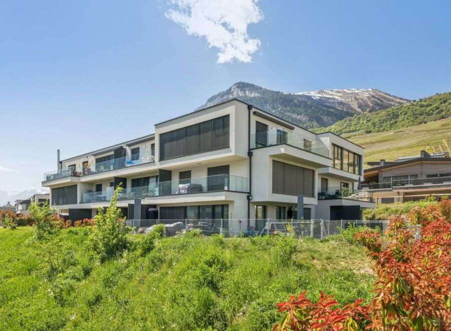 Discover modern living in this stunning property, boasting contemporary architecture and breathtaking mountain views.