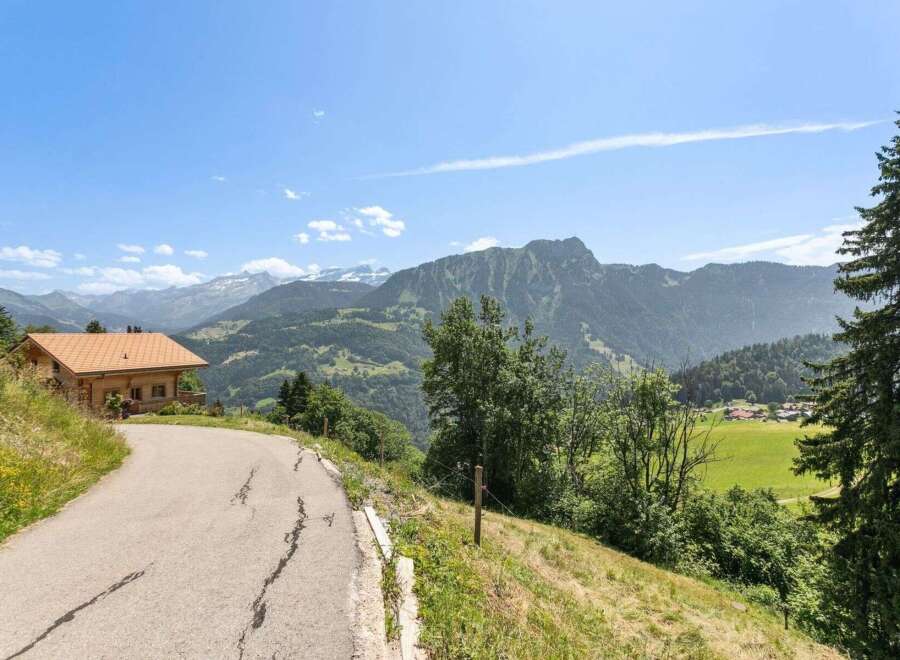 Discover your dream home nestled in the breathtaking mountains.
