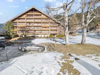 Discover a stunning property nestled in a picturesque location.