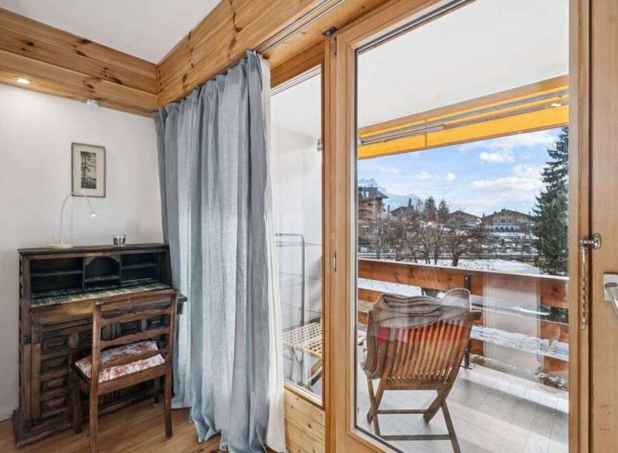 Experience the charm of this cozy property with stunning mountain views.