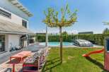 Discover your dream home with this stunning property! Enjoy a private pool, perfect for relaxation and entertaining.