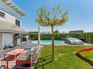 Discover your dream home with this stunning property! Enjoy a private pool, perfect for relaxation and entertaining.