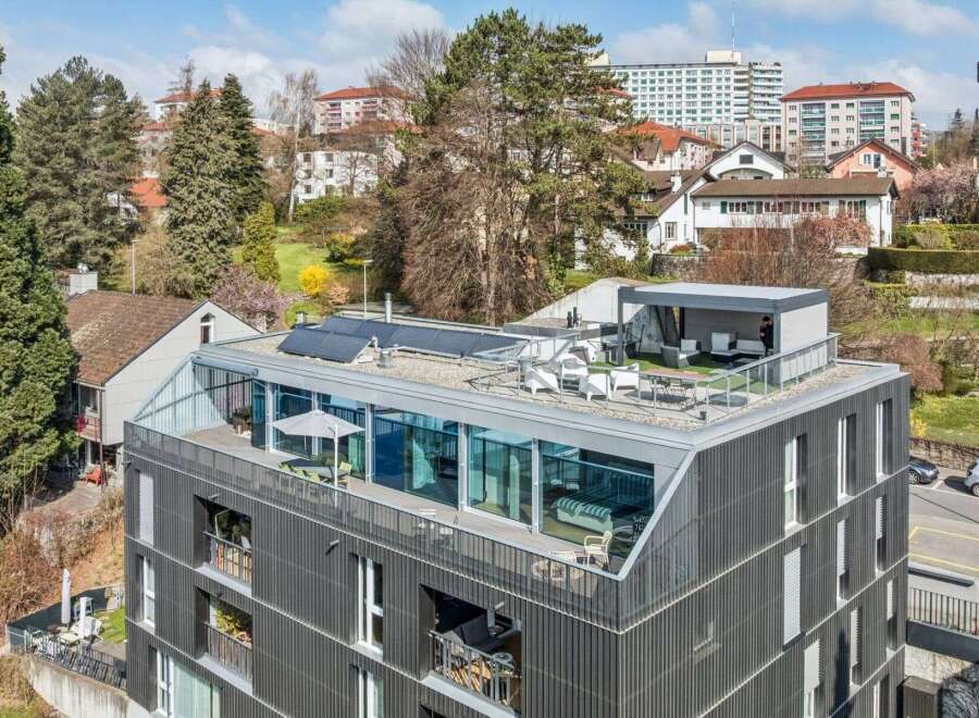 Discover modern living at its finest in this stunning property.