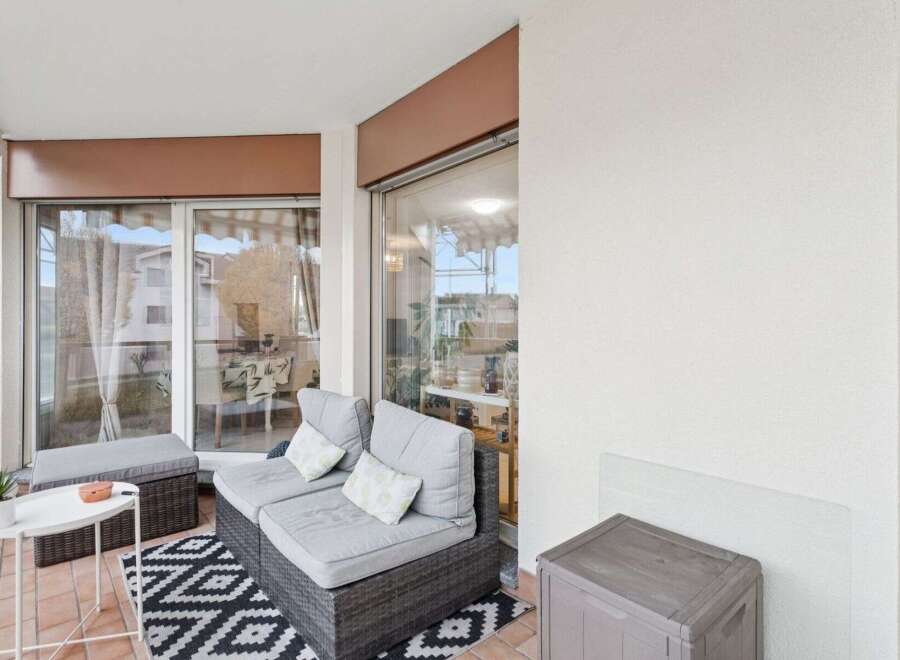 Enjoy the comfort of this beautiful outdoor space, perfect for relaxation and entertaining.