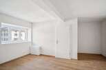 Discover this bright and airy space, perfect for creating your dream home.