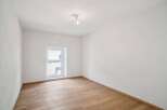Discover the potential of this bright and airy room, perfect for creating your dream living space.