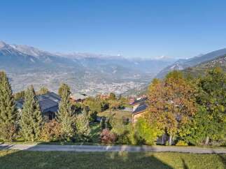 Discover breathtaking views from this stunning property nestled in the mountains.