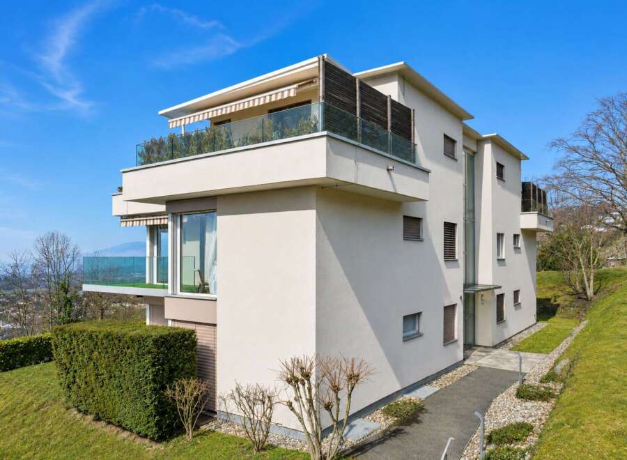 Discover modern living at its finest in this stunning property.