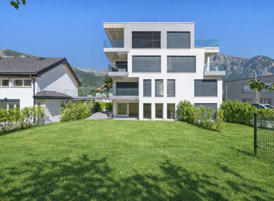 Discover modern living in this stunning property! This home boasts a contemporary design with sleek lines and expansive windows, offering breathtaking views.
