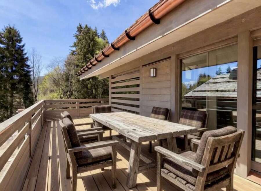 Enjoy the tranquility of this stunning outdoor space, perfect for relaxation and entertaining.