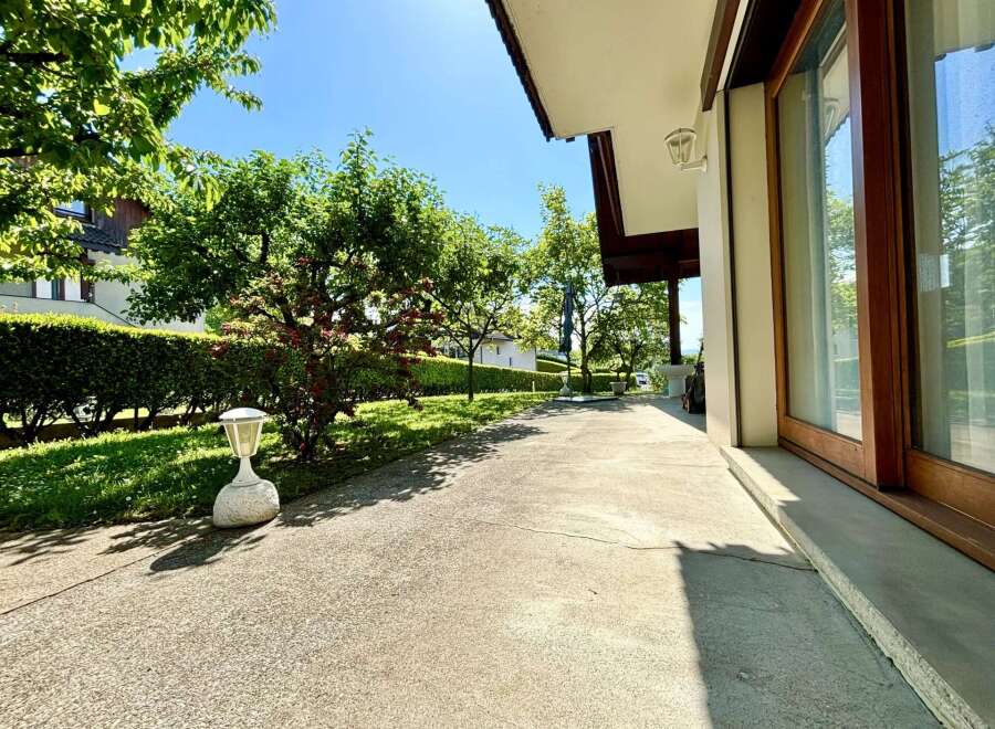 Discover the charm of this stunning property, featuring a beautifully landscaped garden and a spacious patio perfect for outdoor living.