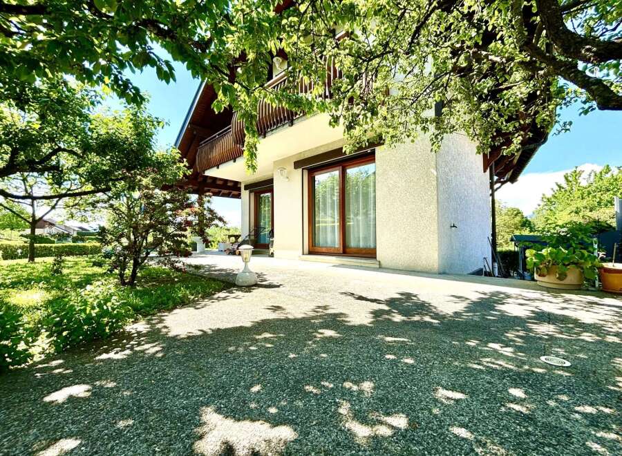 Discover this stunning property featuring a beautiful exterior and a charming balcony.
