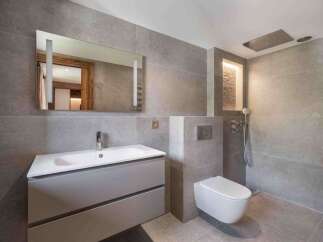 Step into luxury with this modern bathroom design.