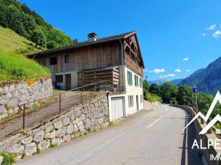 Discover this charming property nestled in a picturesque mountain setting.