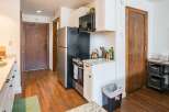 Discover this charming kitchen, perfect for culinary enthusiasts.