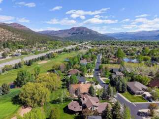 Discover your dream home in this stunning neighborhood! This property boasts a beautiful golf course view, perfect for those who love the outdoors.