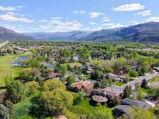 Discover the charm of this stunning property nestled in a picturesque landscape.