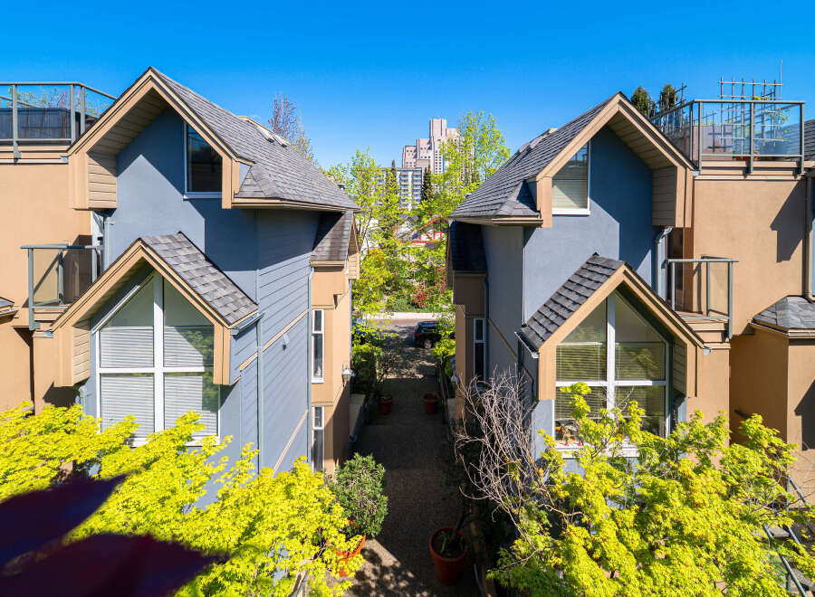 Discover modern living in this stunning property featuring contemporary architecture and stylish design.