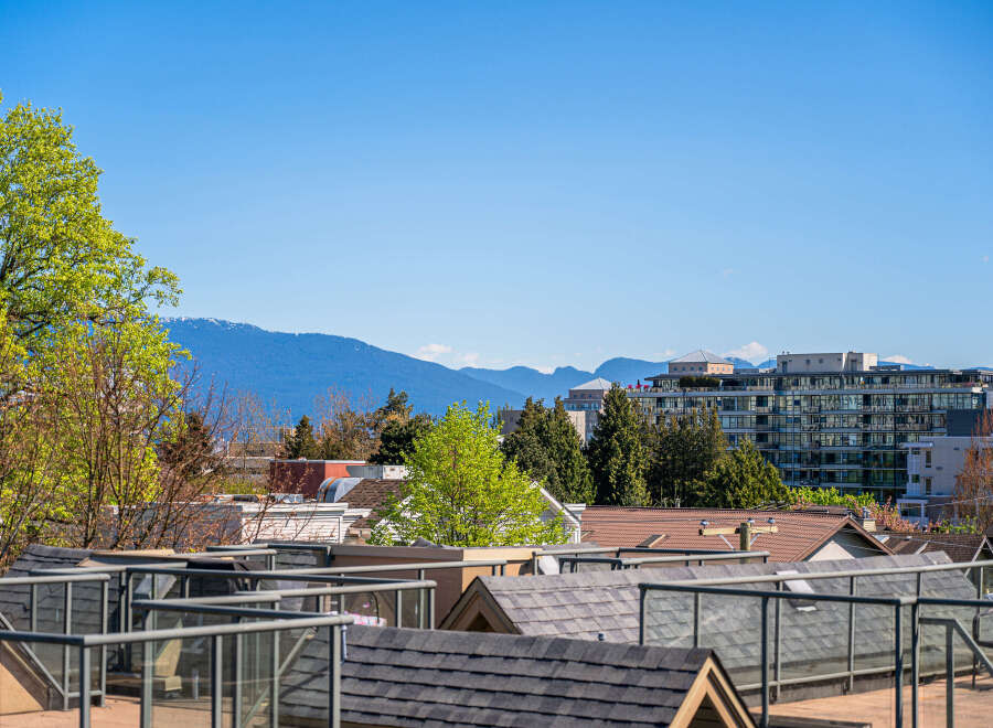 Enjoy stunning views from this beautiful property, featuring a modern design and ample natural light.