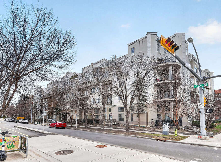 Discover luxury living in this stunning property! This building boasts modern architecture, spacious balconies, and large windows.