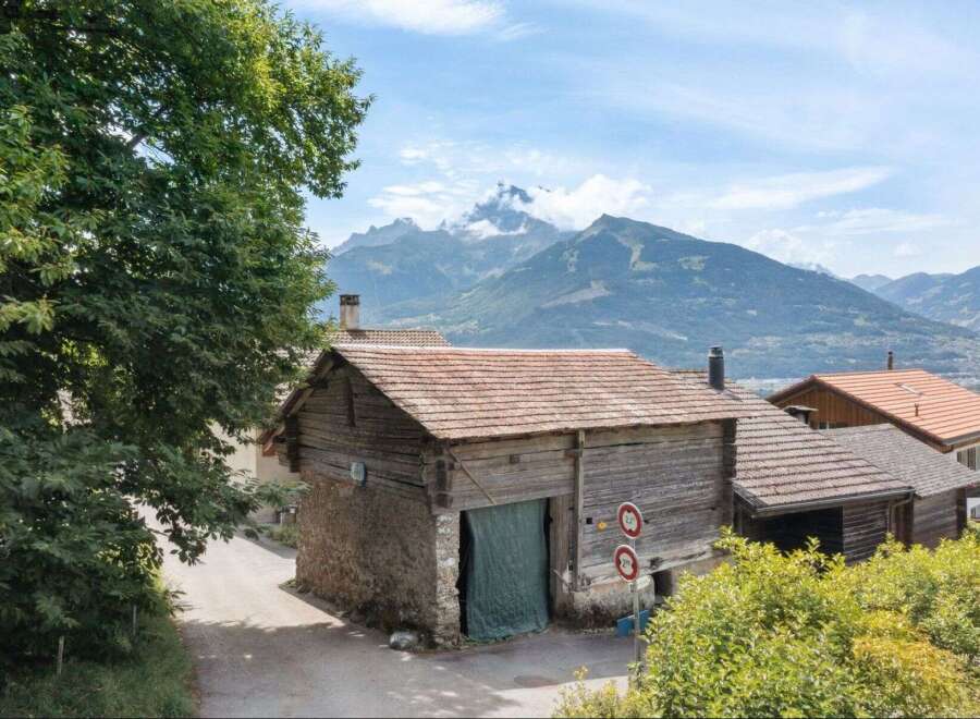 Discover the charm of this unique property nestled in a picturesque mountain setting.