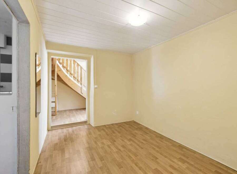 Discover this inviting property featuring a warm and welcoming interior.