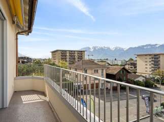 Enjoy breathtaking mountain views from this stunning property.