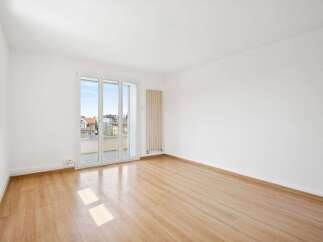 Discover this bright and airy space, perfect for modern living.