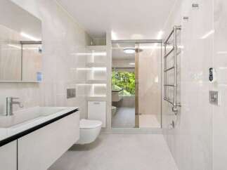 Step into luxury with this modern bathroom design.