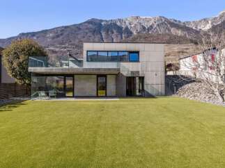Discover modern luxury in this stunning property, featuring a sleek, contemporary design and breathtaking mountain views.