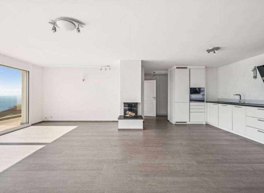 Experience luxury living in this stunning property with breathtaking ocean views.