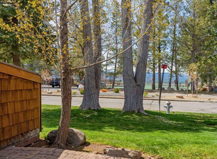 Discover the charm of this property, ideally situated near a serene lake and lush green spaces.