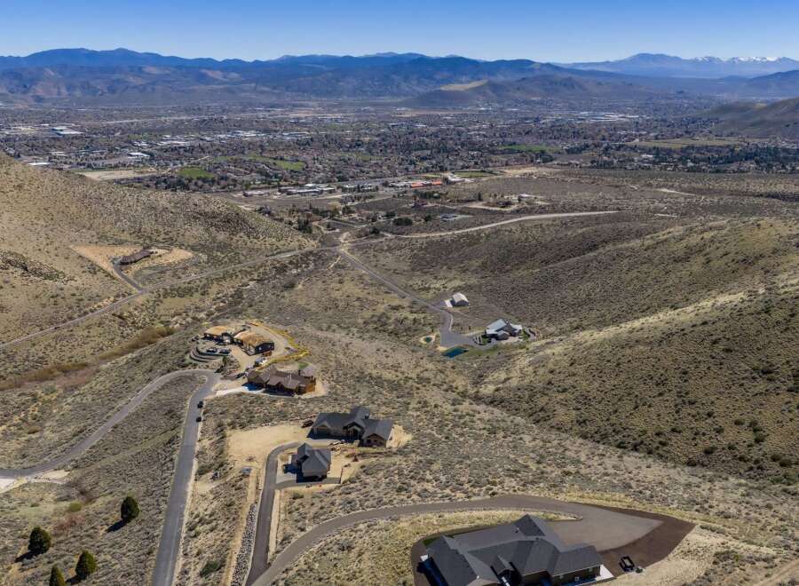 Discover your dream home in this stunning location! This property boasts breathtaking views of the surrounding mountains and valley.