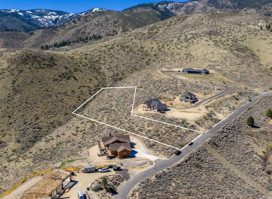 Discover your dream home nestled in the serene mountains! This stunning property boasts breathtaking views and luxurious features.