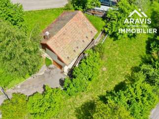 Discover this charming property nestled in a serene environment.