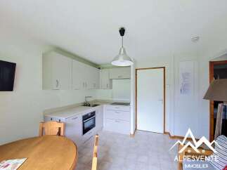 Discover this charming kitchen, perfect for culinary adventures.