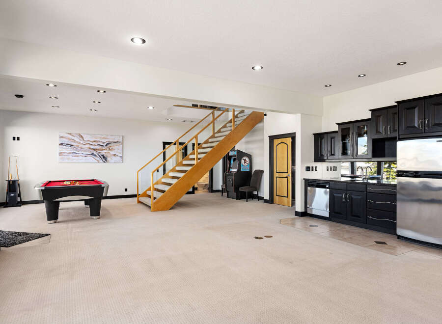 This stunning property boasts a spacious interior with a modern design.