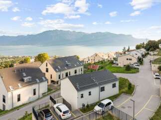 Discover your dream home with stunning views! This property boasts modern architecture, featuring spacious rooms and a sleek design.