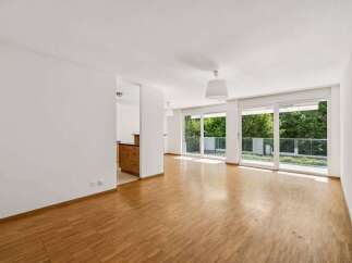 This stunning property boasts a bright and airy living space, perfect for modern living.