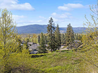 Enjoy breathtaking views from this stunning property! This home features a spacious layout with plenty of natural light.