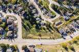 Discover the charm of this stunning residential area, perfect for families and individuals seeking a peaceful lifestyle.