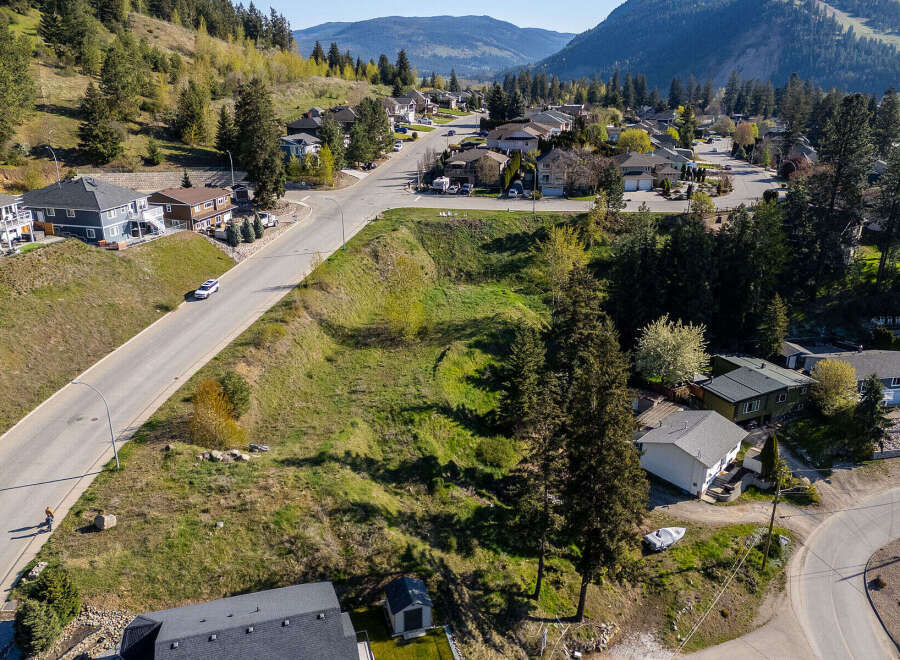 Discover the potential of this prime piece of land, perfect for building your dream home.